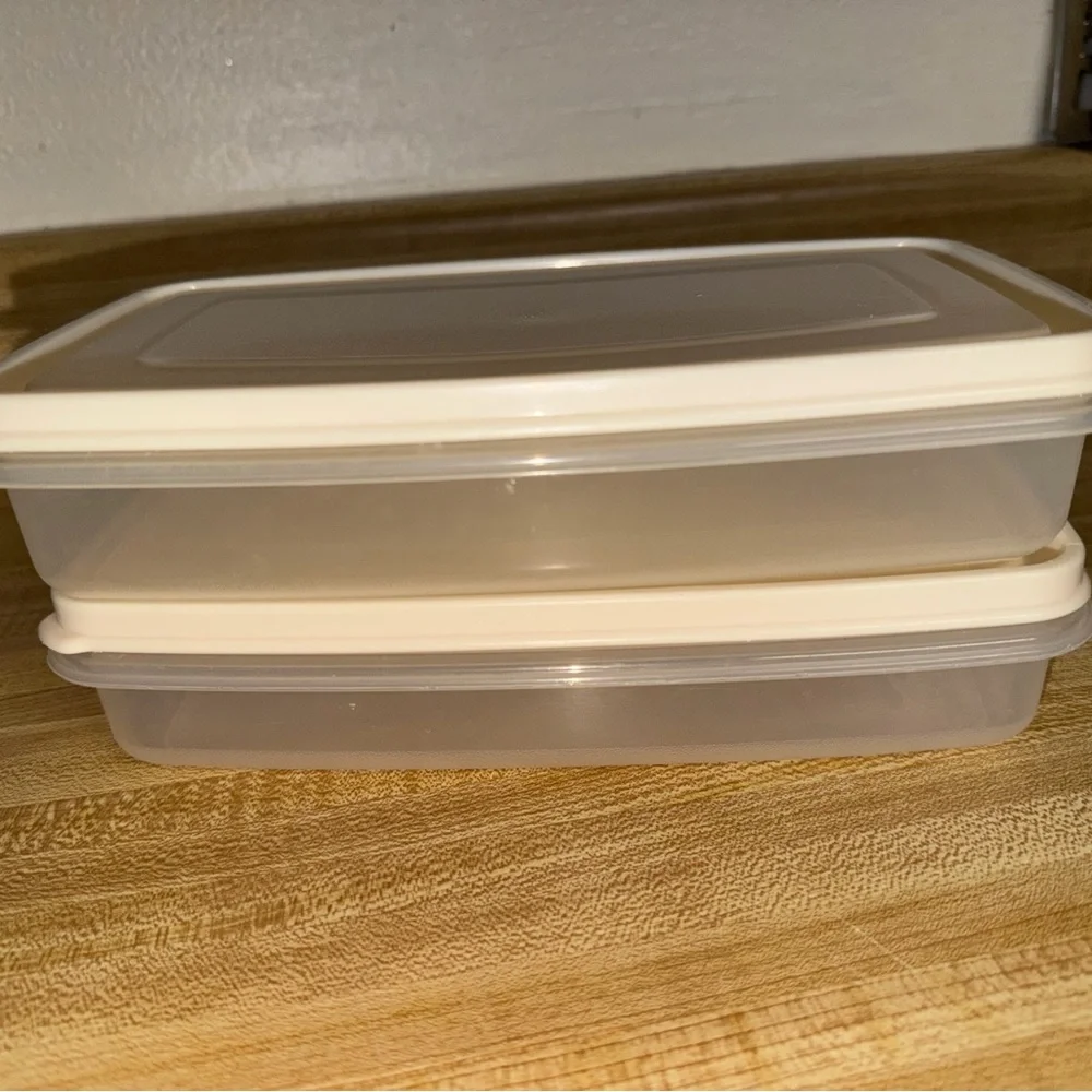Vintage Rubbermaid serving saver 4 cups Food Storage‎ Container - Set of 2
